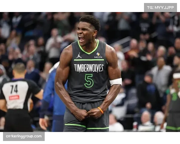 三人三分命中率超六成 联手砍下47分震撼全场